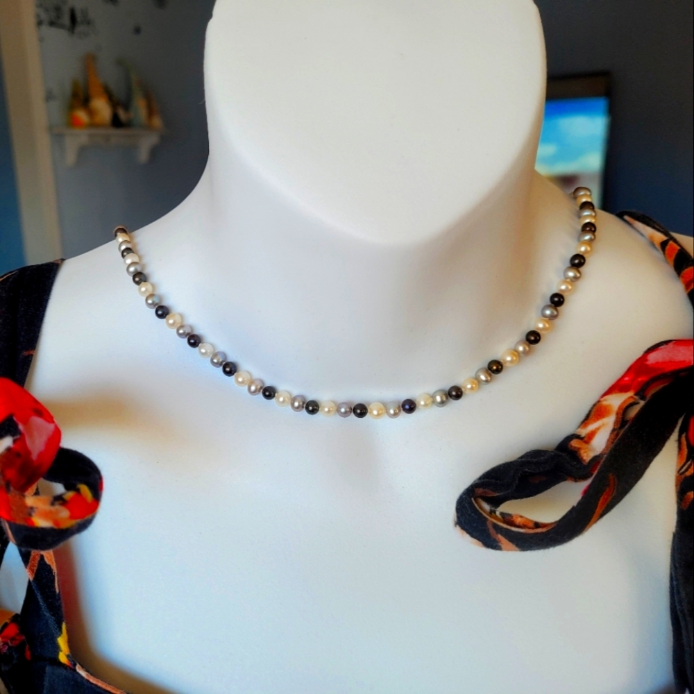 2/$50-Vintage Fresh Water Pearl Necklace